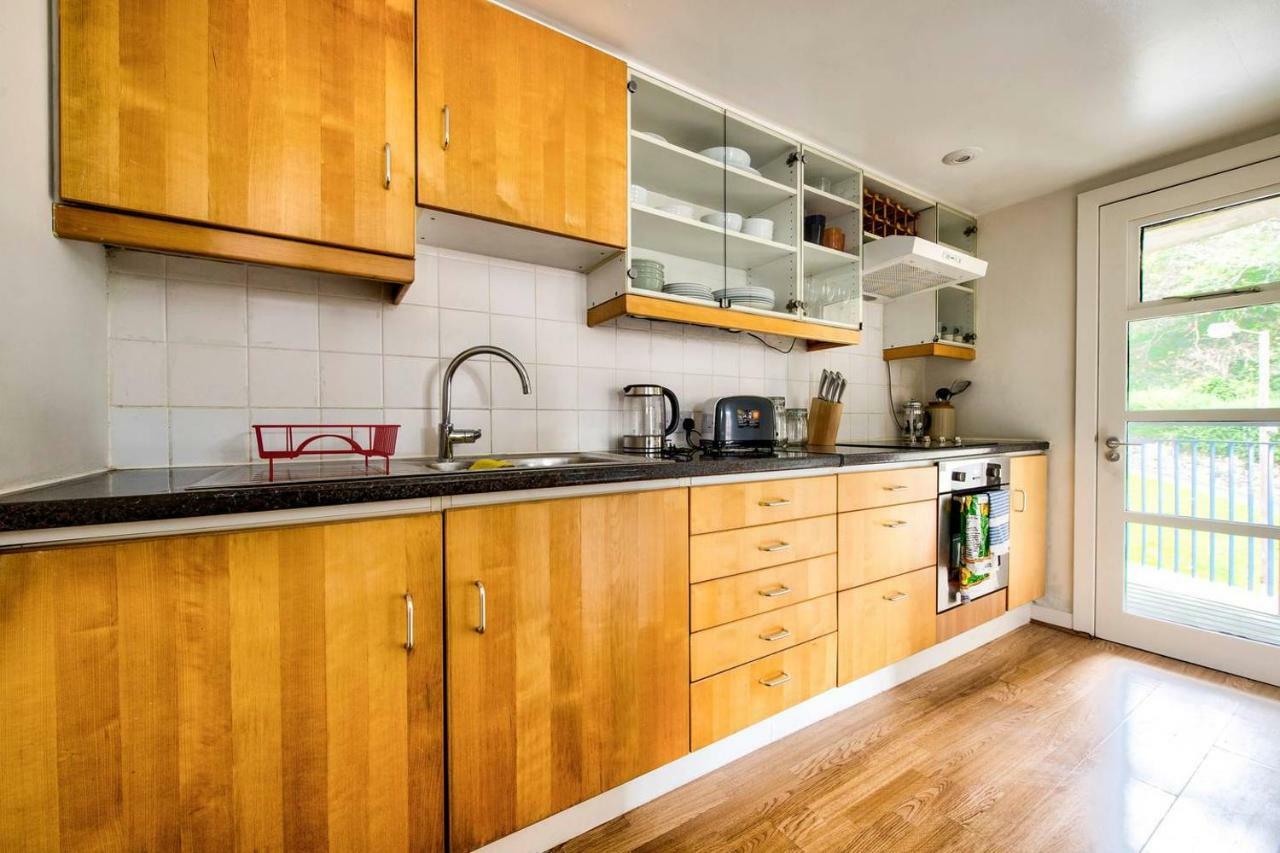 Altido Ultra Stylish Calton Road Apt W/ Parking Apartment Единбург Екстериор снимка